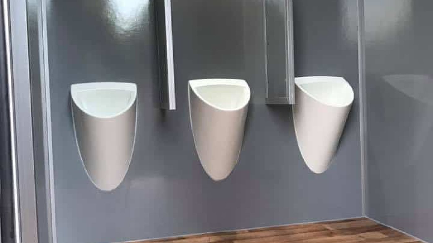Nieuwe VIP toiletwagen met houten afwerking, interieur