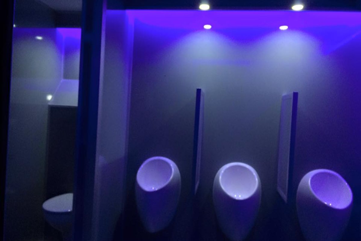 VIP toiletwagen buitenkant